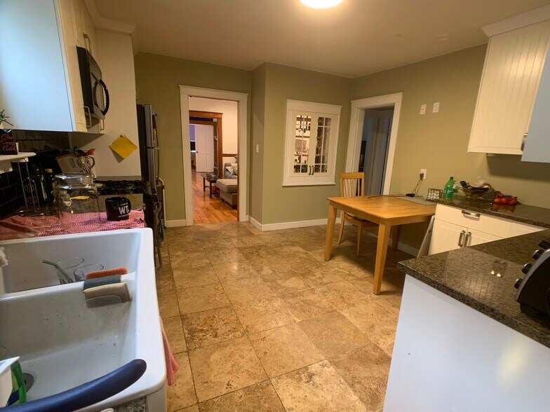 Building Photo - 120 Nonantum St