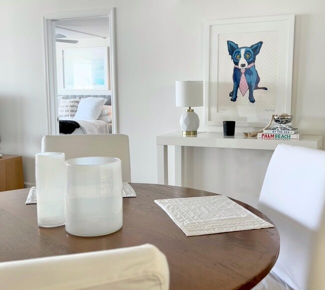 Building Photo - 132 Lakeshore Dr