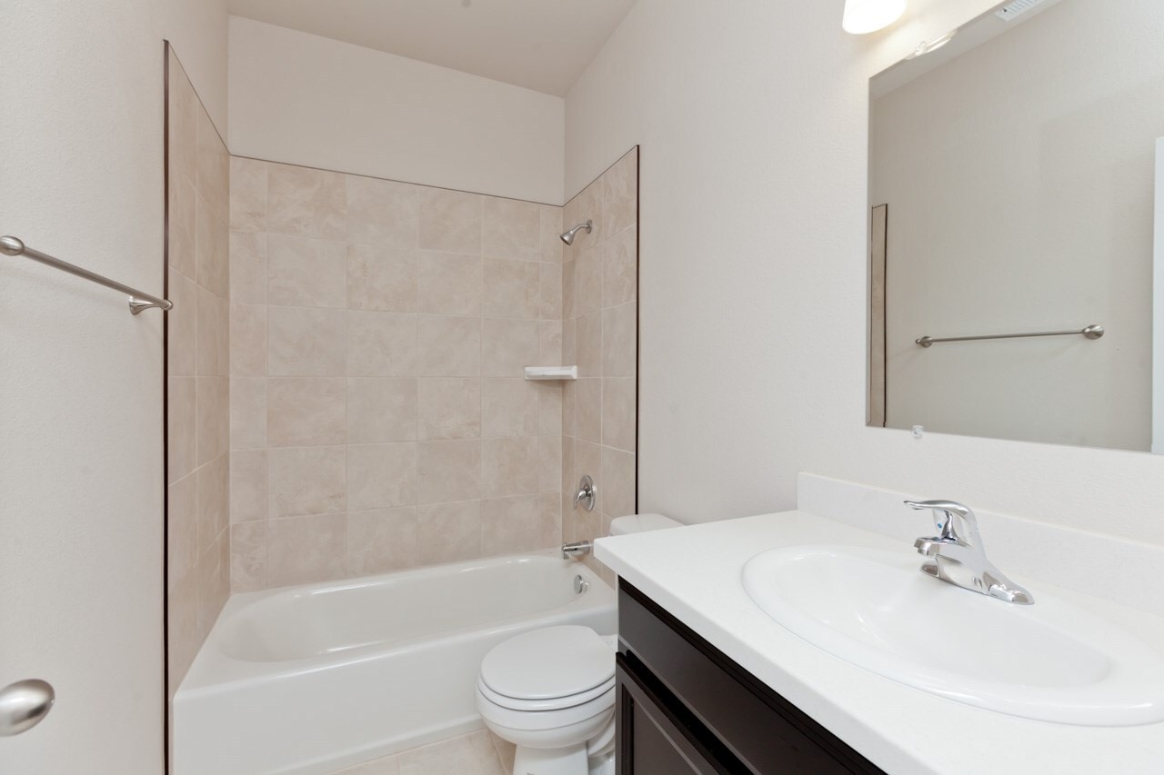 2nd Bath - 119 Dry Creek Ct