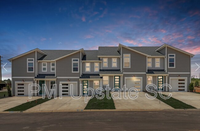 Building Photo - 1290 Westgate Vlg Dr
