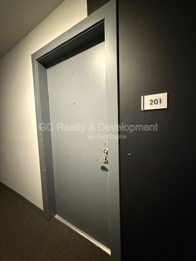 Building Photo - 800 Graceland Ave