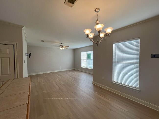 Building Photo - mjj7300