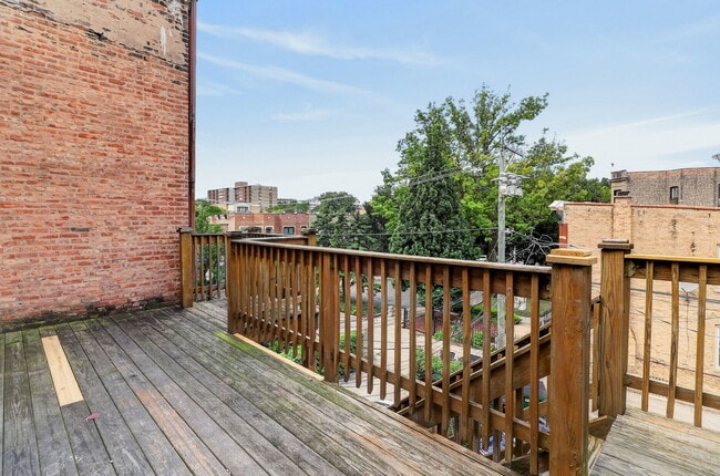 Building Photo - 1422 W Taylor St