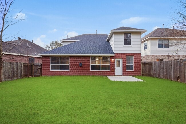 Building Photo - 25542 Saddlebrook Village Dr