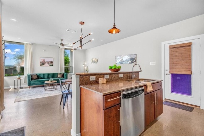 Building Photo - 5325 Sendero Hills Pkwy