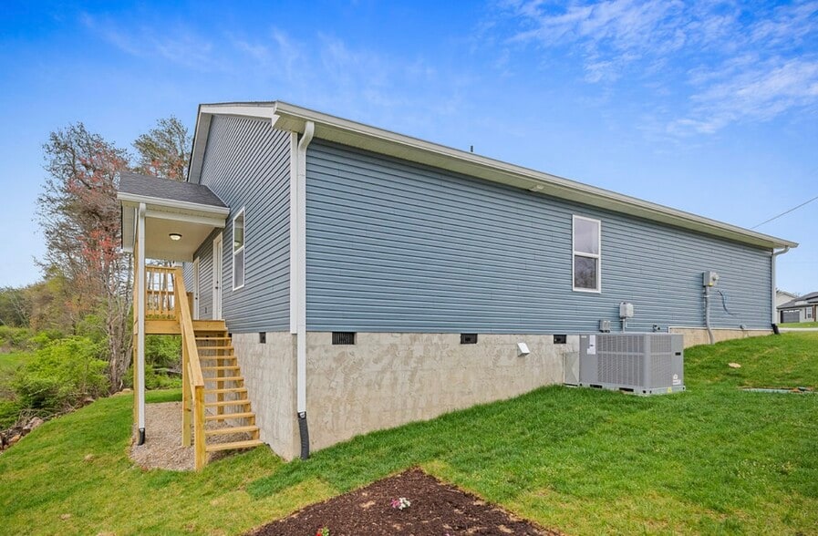 Building Photo - 168 Sky View Meadow Dr