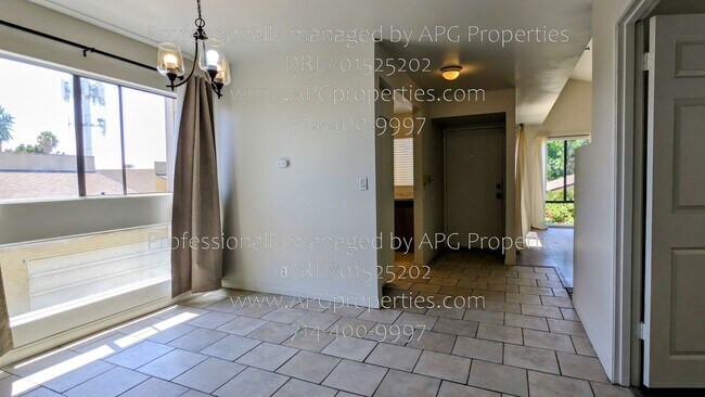 Building Photo - 5477 Twin Lakes Dr