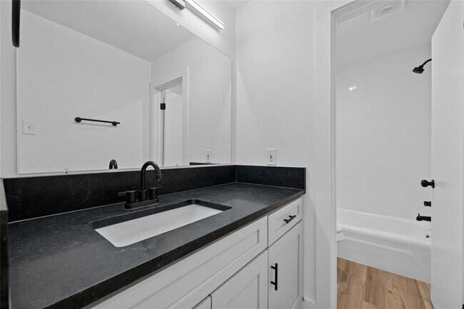 Building Photo - 5809 Cherry Creek Dr