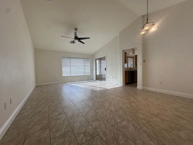 Building Photo - Charming 2-Bedroom Home in Sun City Summerlin