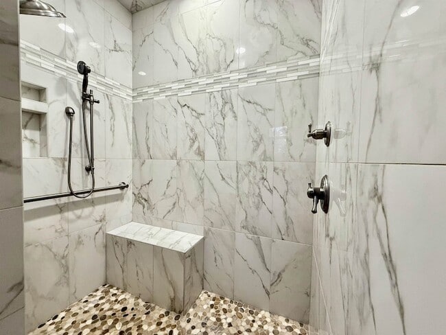 Building Photo - 3815 Holly Ridge Dr