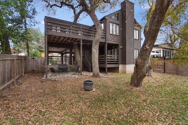 Building Photo - 2109 Bridle Path