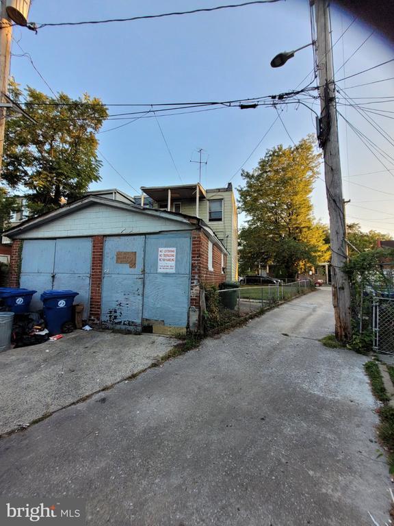 Building Photo - 3102 Cliftmont Ave