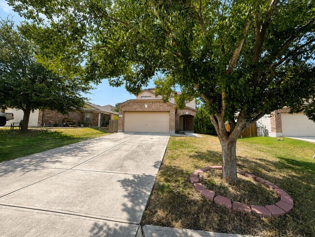 Building Photo - Spacious Living, Great Layout, Excellent Value In Waterleaf