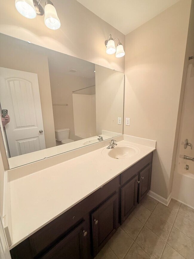 Building Photo - Beautiful Providence Place Townhome Near RTP & RDU – Pool Community!