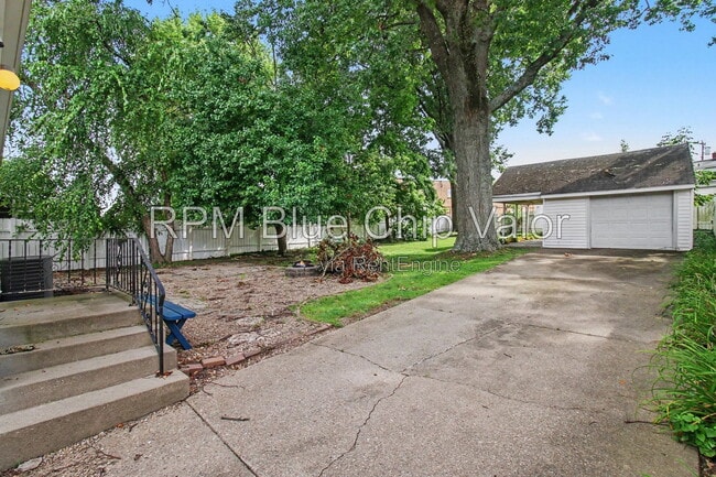 Building Photo - 3942 Hemphill Way