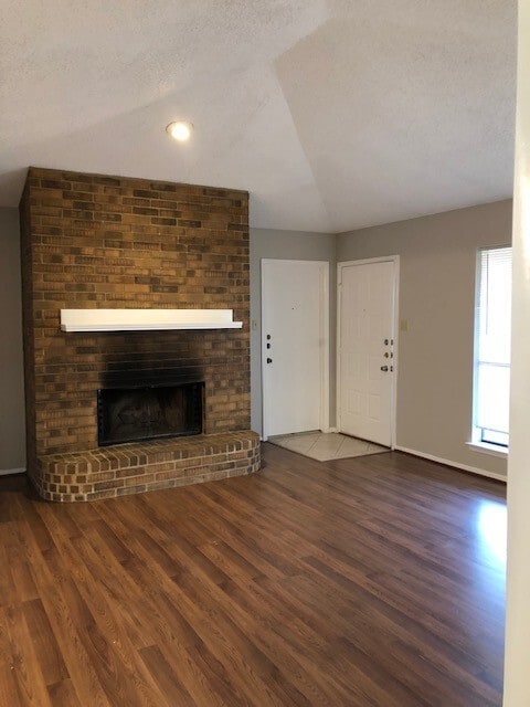 Building Photo - 211 Tejas Dr