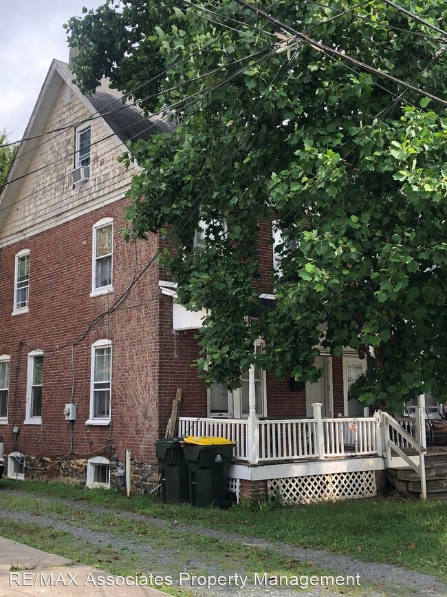 Building Photo - 3 br, 1 bath House - 32 Prospect Avenue