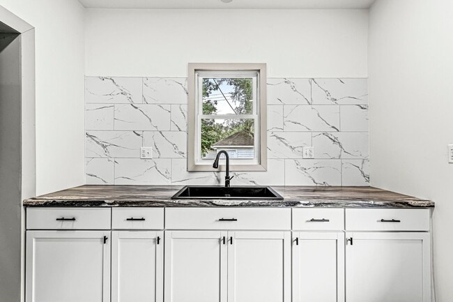 Building Photo - 1226 O Brien St