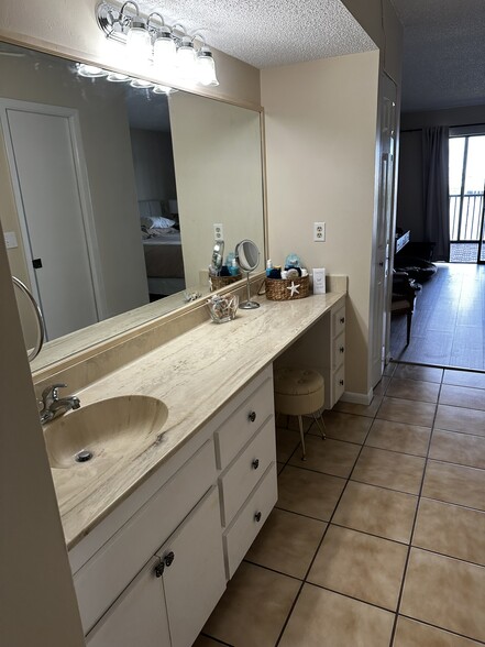 Building Photo - 200 S Banana River Blvd