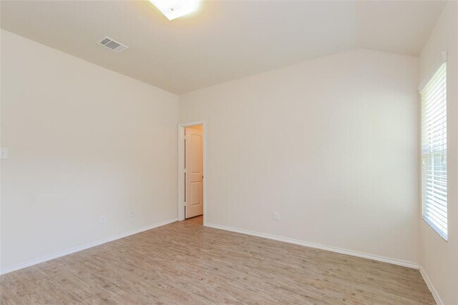 Building Photo - 436 Upper Creek Dr