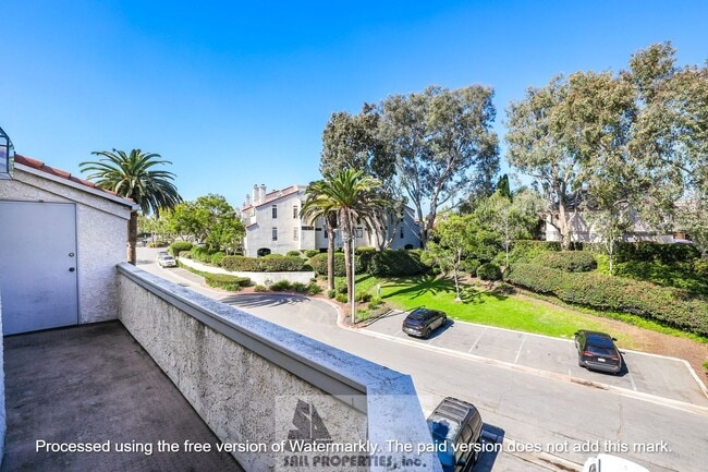 Building Photo - Welcome to this stunning 2-bedroom+loft, l...