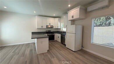 Building Photo - 3657 Mountain View Ave