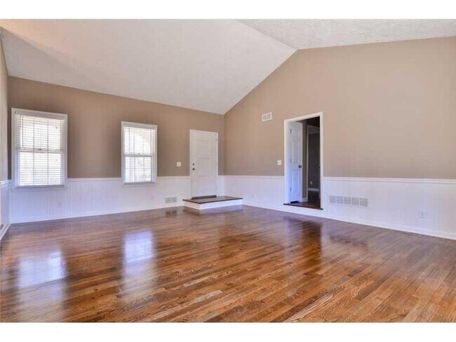 Building Photo - 3958 Plumcrest Cir SE