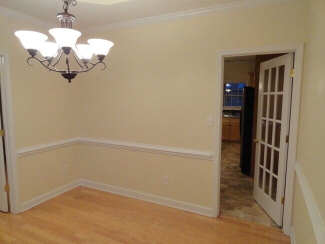 Building Photo - 4 Bedroom 2.5 Bathroom! BRIDLEWOOD SUBDIVISION!  Coming Available at the end of July!