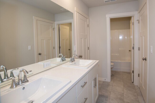 Building Photo - Spacious Brand New 4 Bedroom Home!