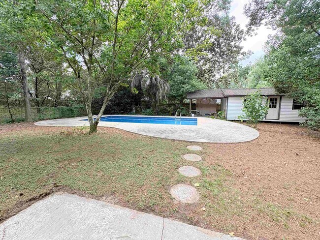 Building Photo - 1840 Devra Dr