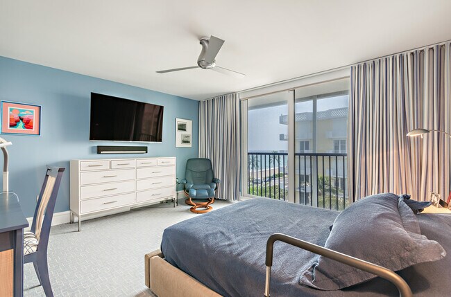 Building Photo - 400 S Ocean Blvd