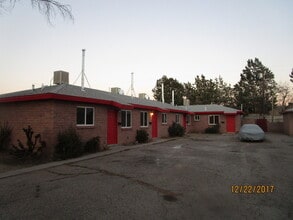 Building Photo - 1020 Madeira Dr SE