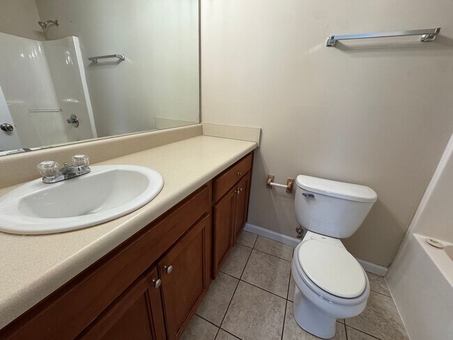 Building Photo - 17/19 Brookstone Drive