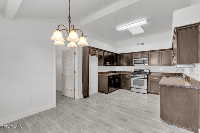 Building Photo - 6541 Dakota Ridge Dr
