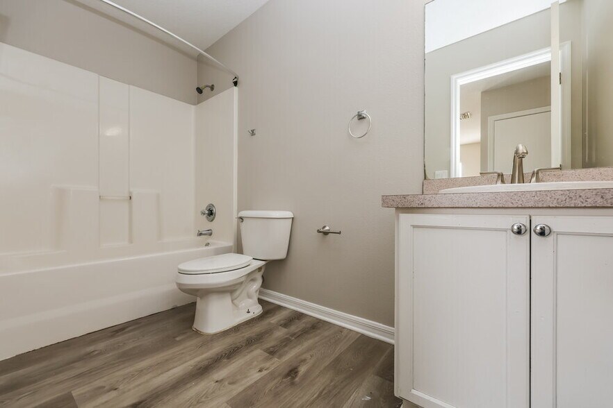 Building Photo - 10435 Frog Pond Dr