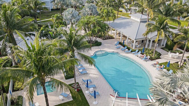 Building Photo - 515 Bay Colony Dr N