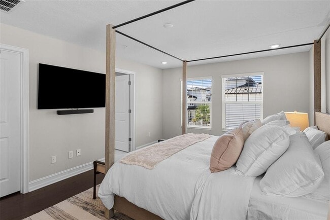 Building Photo - 5351 Bridge St