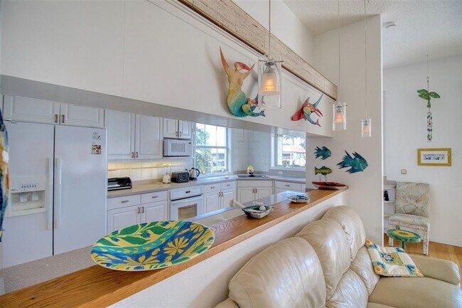 Building Photo - 131 Sands Pt Dr