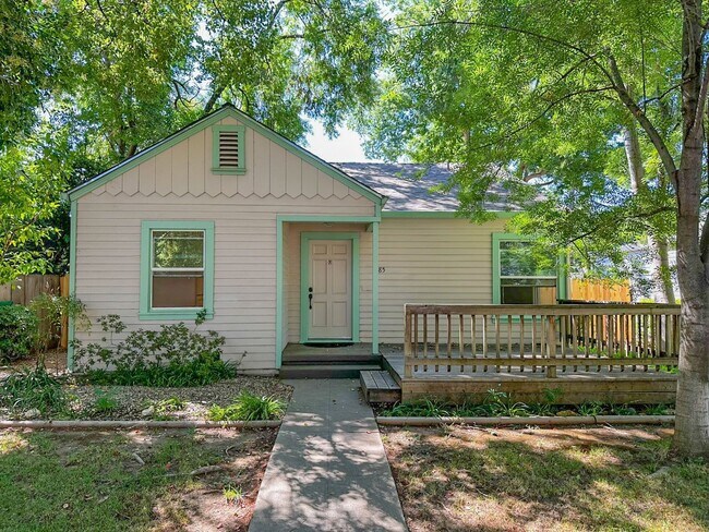 Building Photo - 5 Bedroom Home for Rent in Chico CA | Bonus Suite, Large Yard, Near Downtown & Bidwell Park