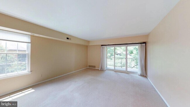 Building Photo - 244 Drummers Ln