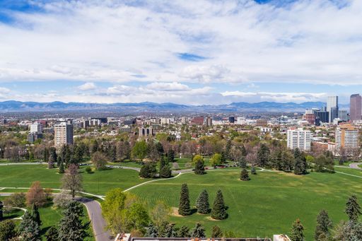 Building Photo - Walk to Cheeseman from this Large 1 Bed 1 ...