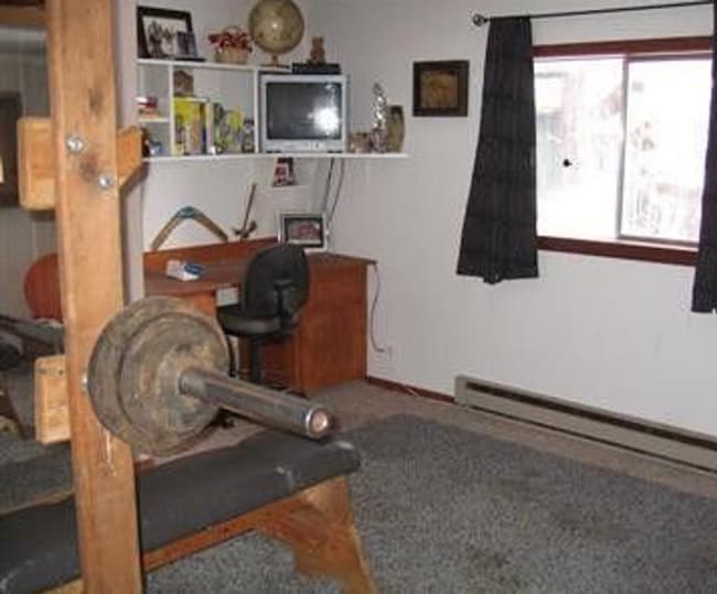 Building Photo - Charming 3-Bedroom Home on Half-Acre in Sk...