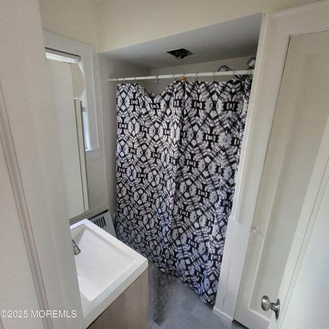 Building Photo - 922 NJ-34