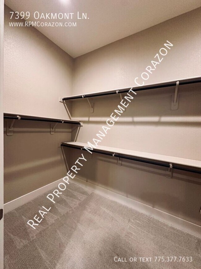 Building Photo - 7399 Oakmont Ln