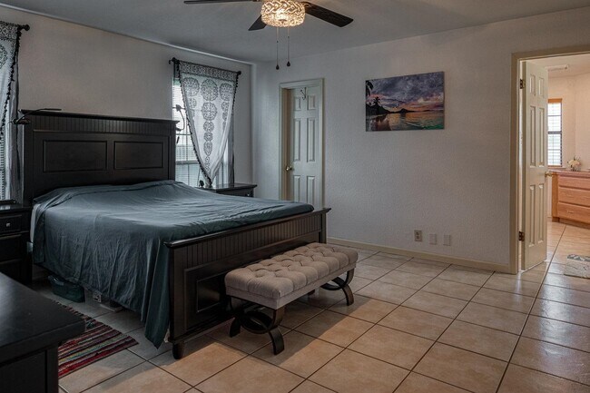 Building Photo - 227 Foster Cir