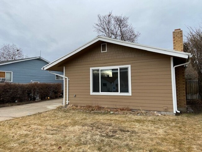 Building Photo - 1810 W Sussex Ave