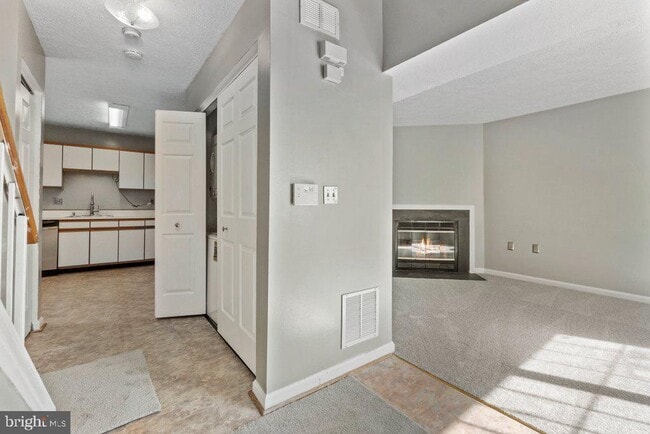 Building Photo - 10477 Campus Way S