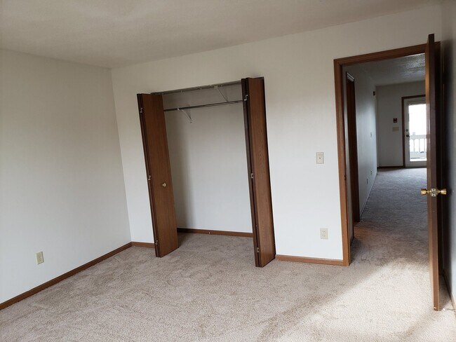 Building Photo - 5742 Ryewyck Dr