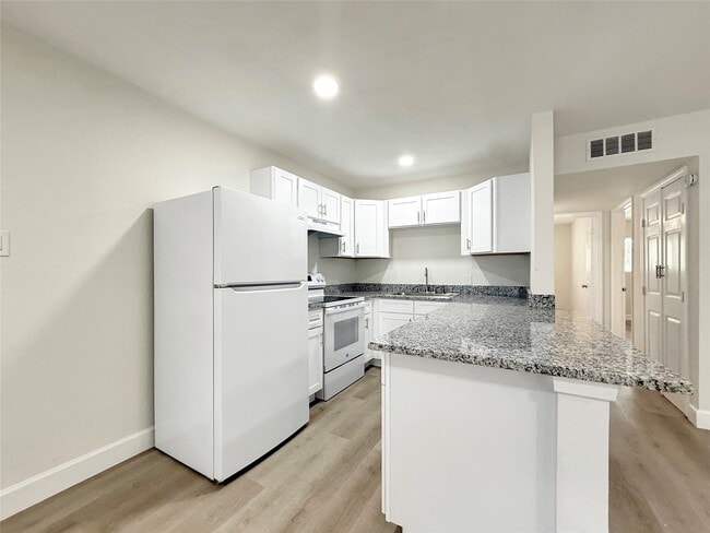 Building Photo - 1016 E Walker St