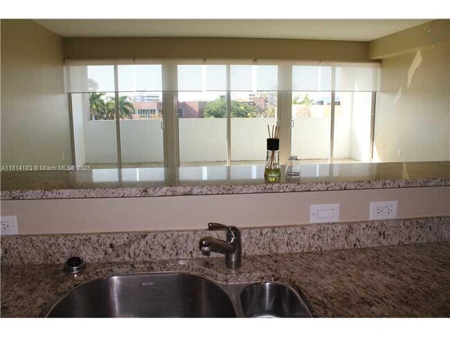 Building Photo - 2694 Inagua Ave